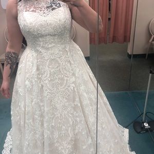 Oleg Cassini wedding dress